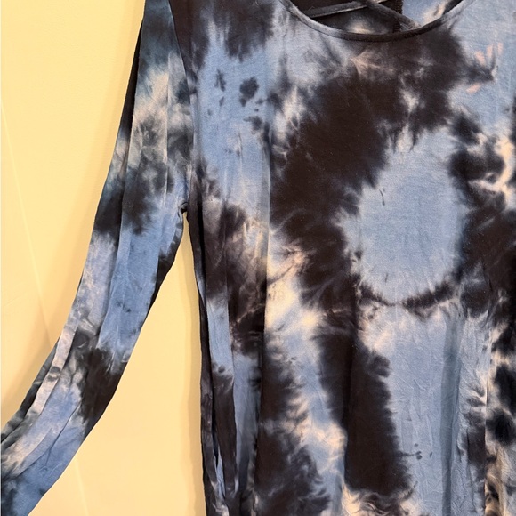Tie-Dye Long Sleeve dress - Picture 4 of 4